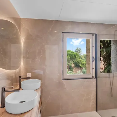 Luxurious High-end With Panoramic Sea Views Over The Bay Of Cannes Szálloda 4*